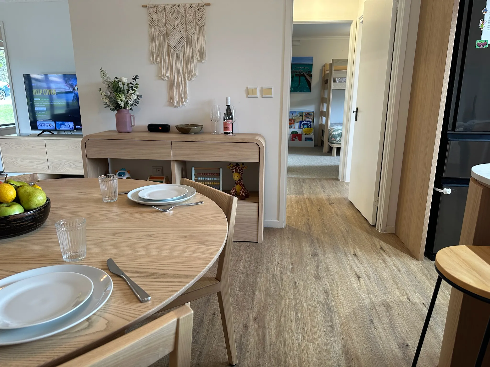 Dining area – view 2